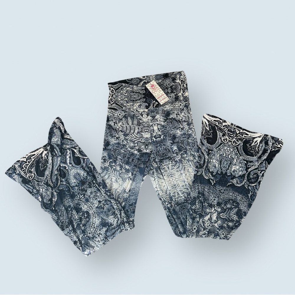 NWT - Pretty Young Thing Navy/White Printed Stretchy Yoga Pants (Size Medium)